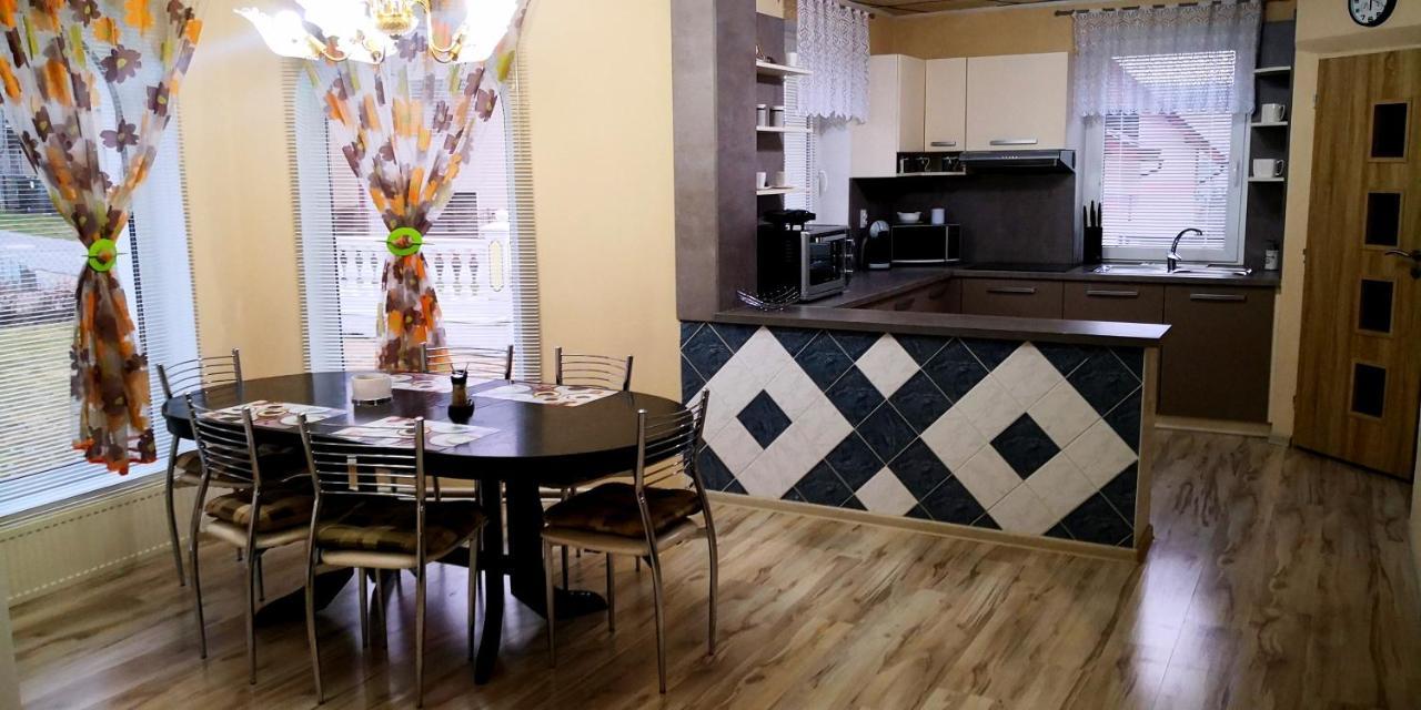 Apartmany Riviera A Chalupa Riviera Liptov, เบเชนยอวา ภายนอก รูปภาพ